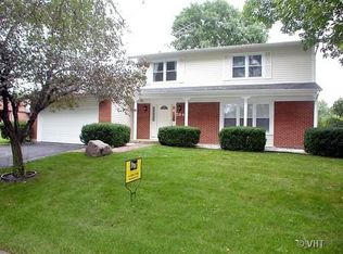 584 N Pinecrest Rd, Bolingbrook, IL 60440