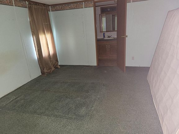 3rd image of 2419 Catalpa St #59