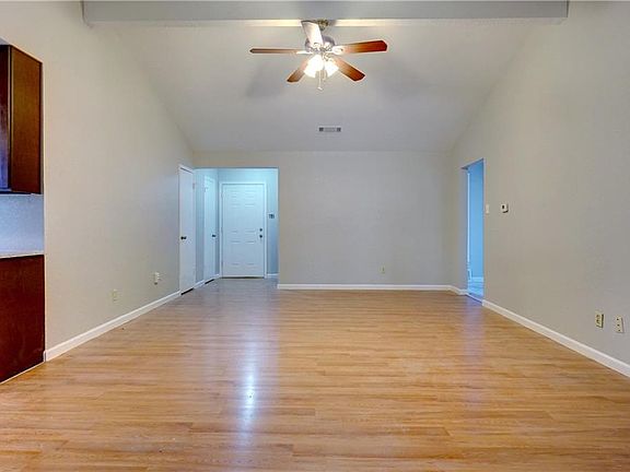 3rd image of 1203 Crane Dr
