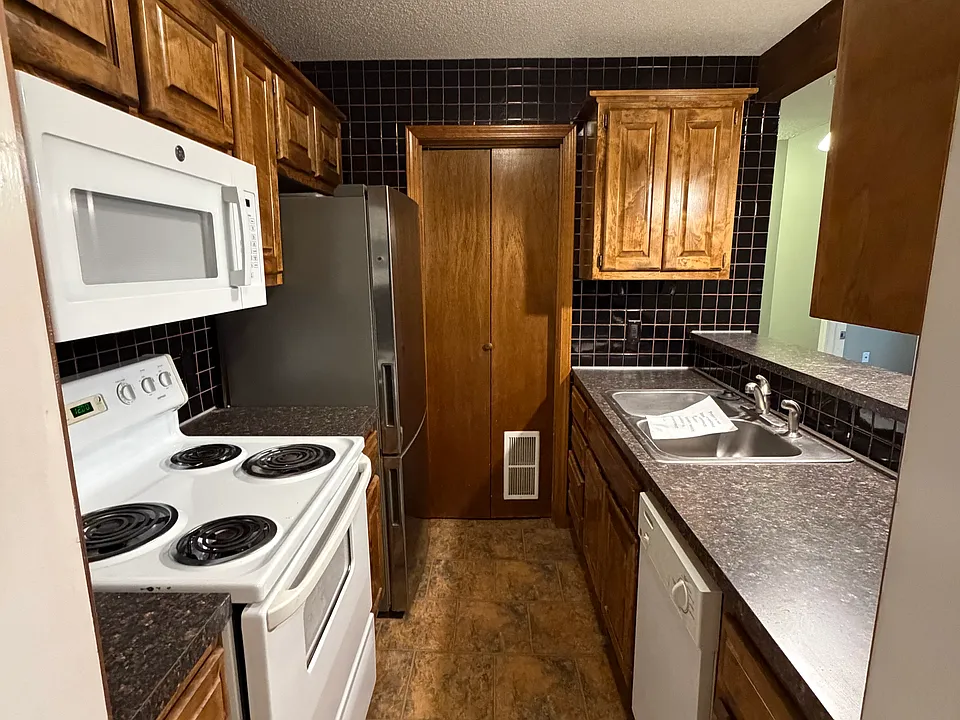 11905 W 58th Ter #J