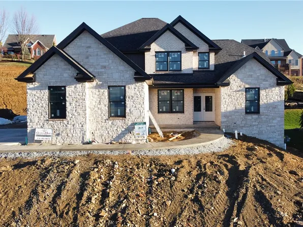 1041 Skyline Dr, Canonsburg, PA 15317