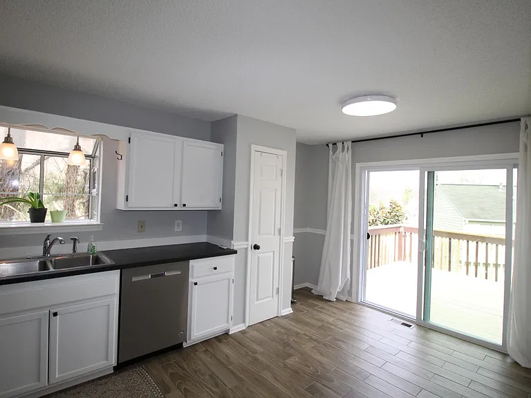 4225 Lakes End Dr NW — Photo 6
