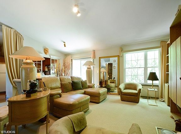 2nd image of 4633 Southhampton Dr
