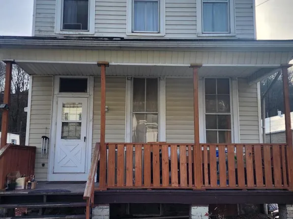 143 W Railroad St, Pottsville, PA 17901
