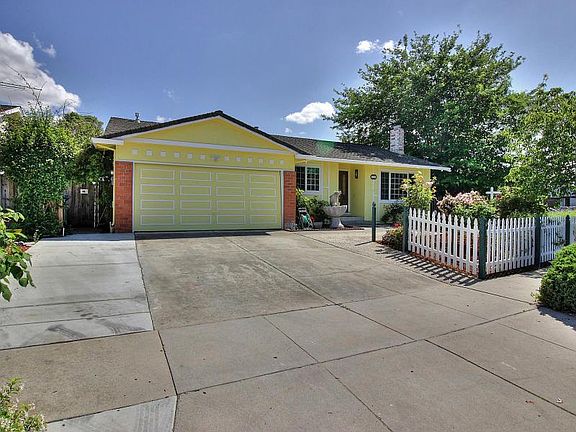 2nd image of 118 Cherry Blossom Dr