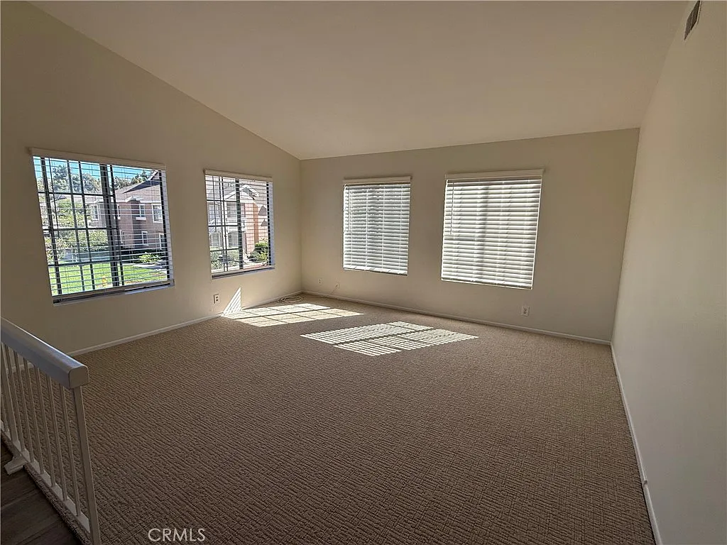 2 bed, 1022 sqft, $3,200 — Photo 2