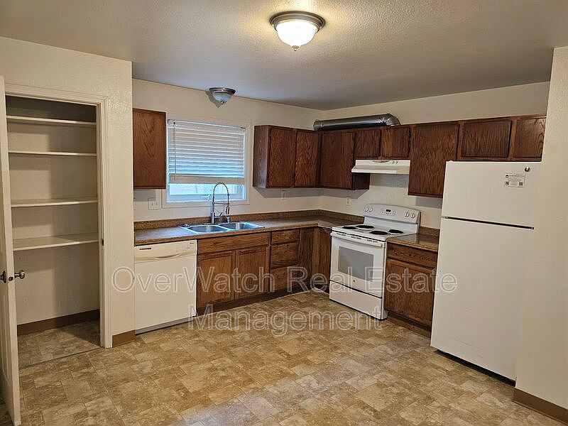 1st image of 11400 Heritage Ct APT 2