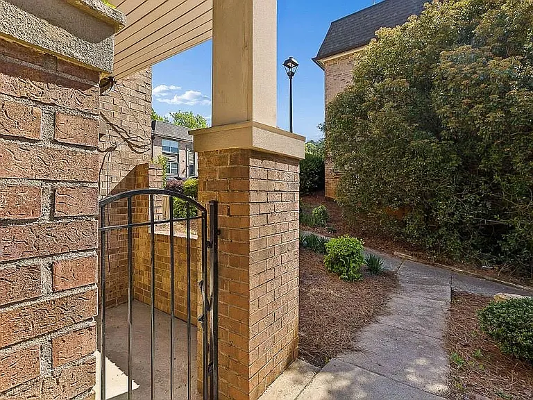 6980 Roswell Rd #C13 — Photo 35