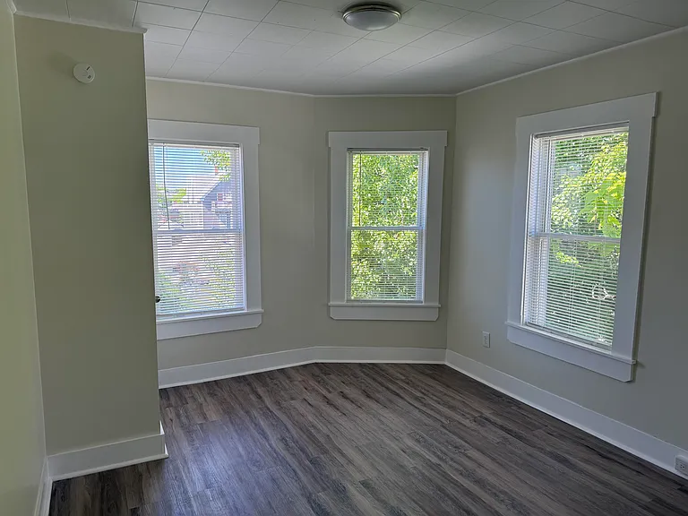 205 Bell St — Photo 1