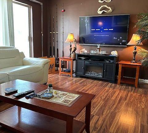 5th image of 400 Northlake Court #201