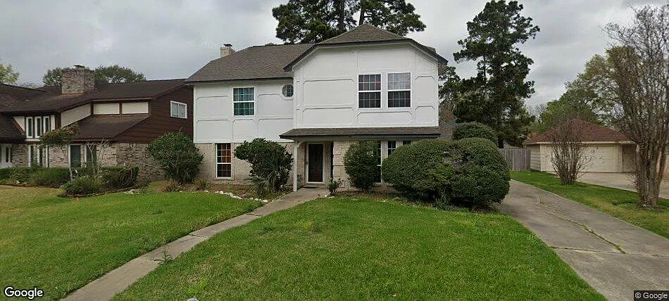 4 bed, 2.5 bath, 2570 sqft, $2,695 — Photo 1