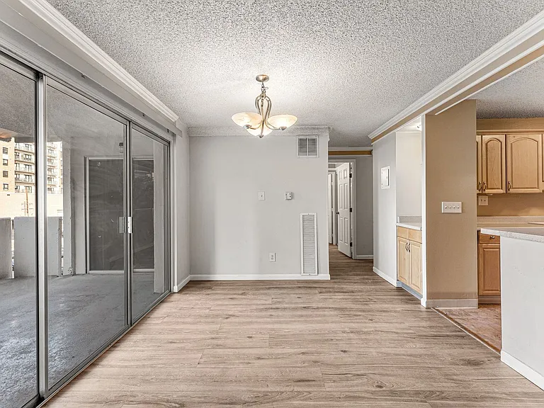 2 Adams St #402 — Photo 5