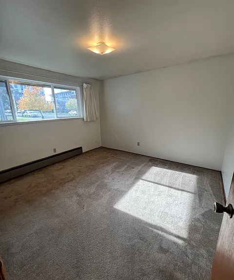 78 Williams Ave S #A — Photo 8