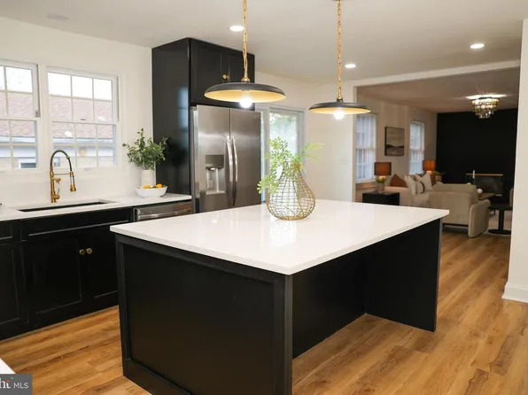 1503 Woodcliff Ave, Catonsville, MD 21228