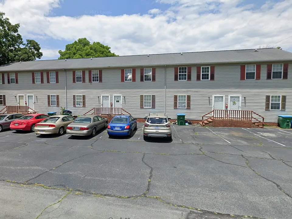 369 Daniel St