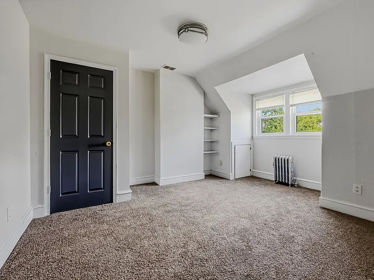 412 W 23rd St — Photo 25