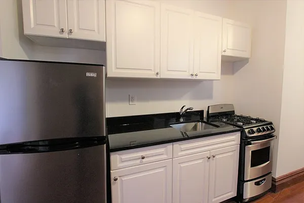 Rented by Dynamik Realty | media 14
