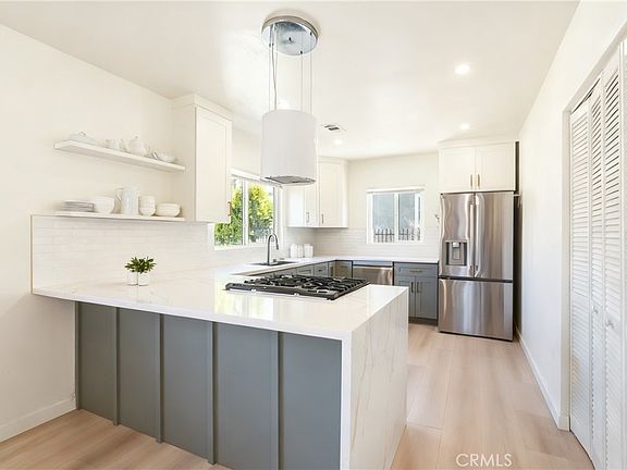 4th image of 910 Arwin St