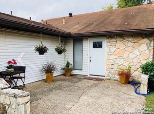 615 Oak Park Dr, Boerne, TX 78006