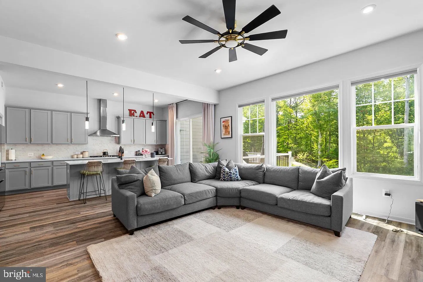 4 bed, 3.5 bath, 3166 sqft, $4,000 — Photo 4