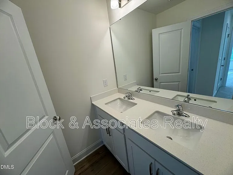 37 Bluebell St — Photo 16