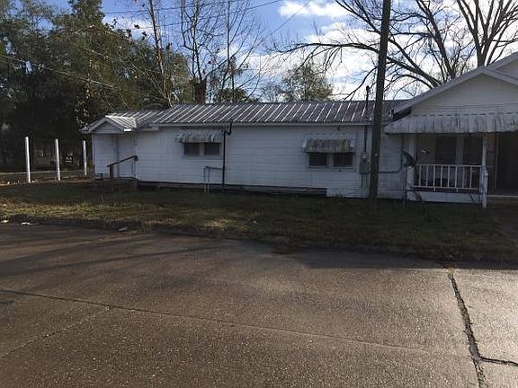 2nd image of 313 NE Railroad Ave