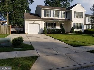 26 Brearly Dr, Sicklerville, NJ 08081