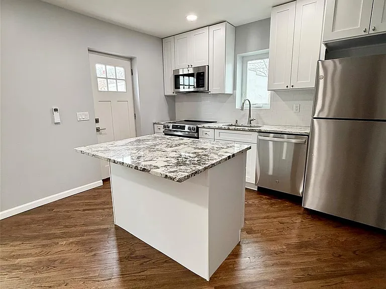 19 Lee Ave #2 — Photo 1
