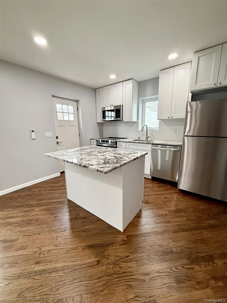 19 Lee Ave Floor 2 photo 1