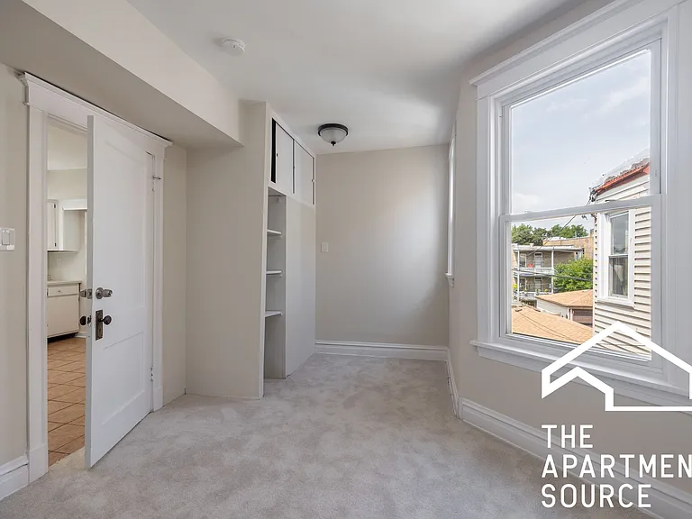 2110 N Avers Ave #G — Photo 11
