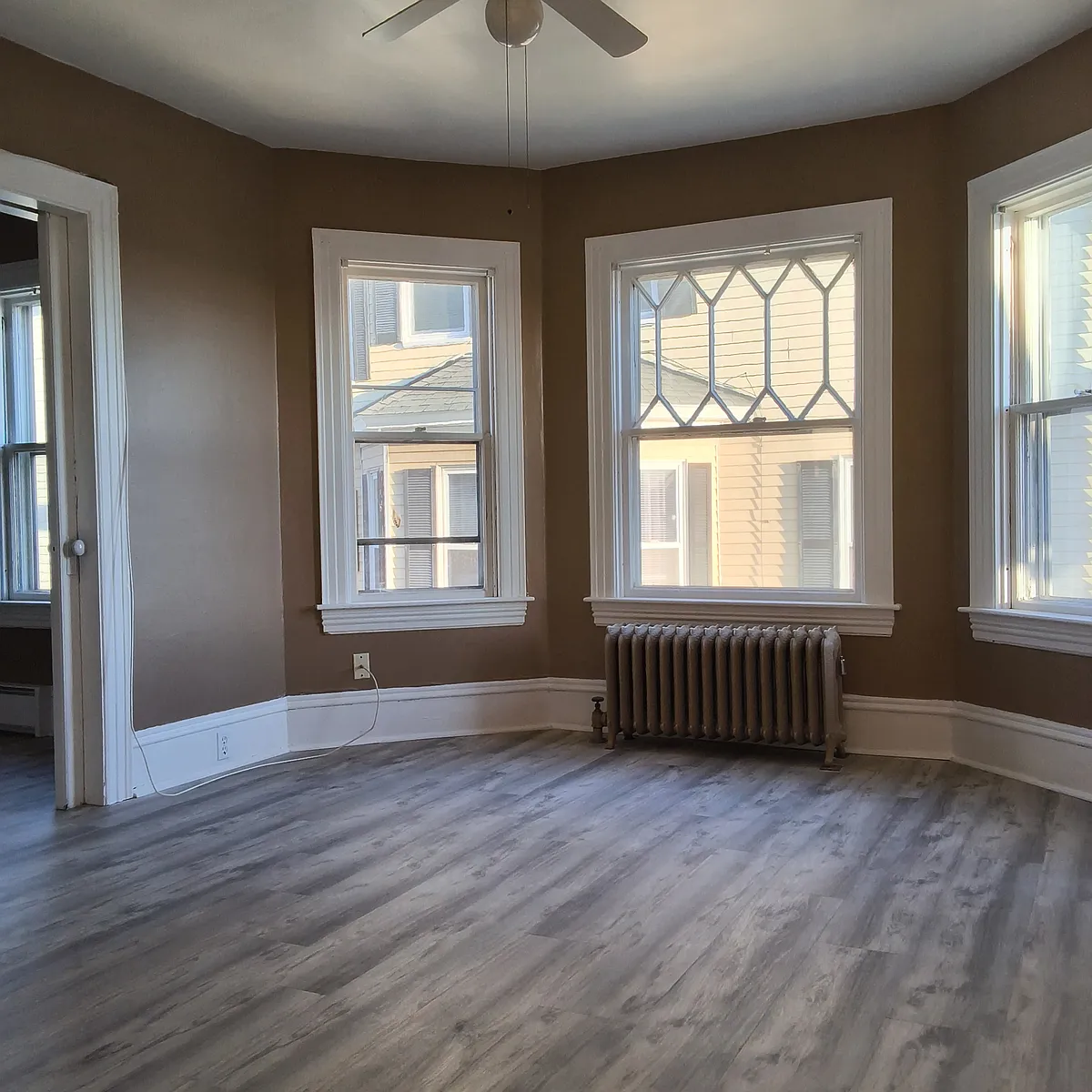 Building Photo - 517-519 2nd St #2
