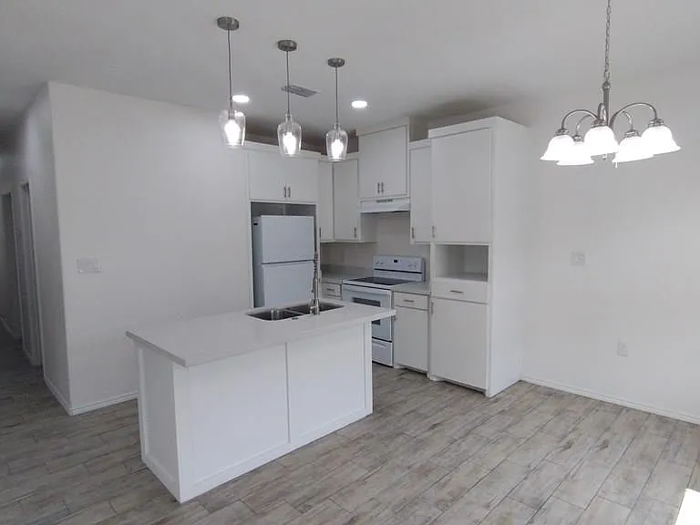 2332 S Valley Cir #A — Photo 4