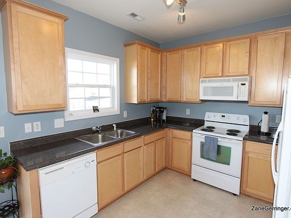 5th image of 4105 Pepperbush Dr