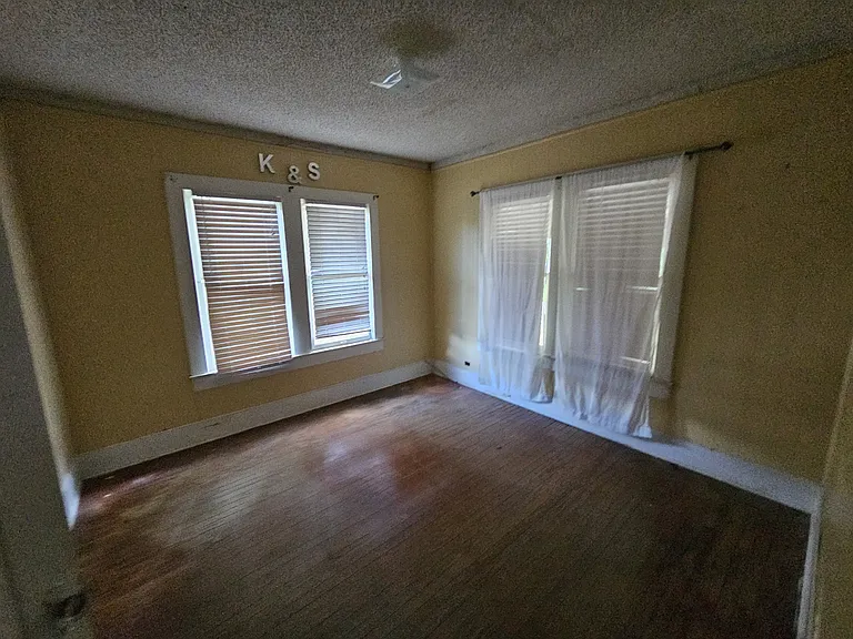 1505 Quevado St — Photo 8