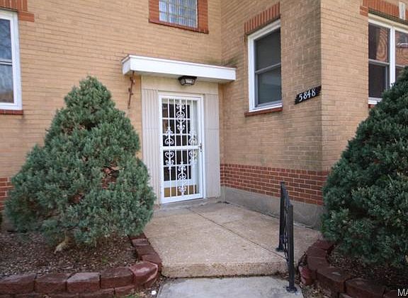 3rd image of 5848 Sunshine Dr #102