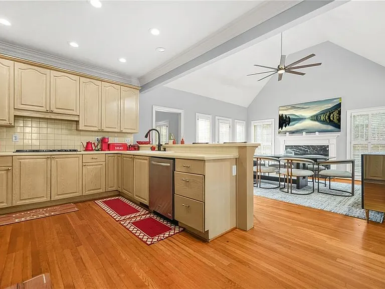 9800 Foxworth Dr — Photo 12