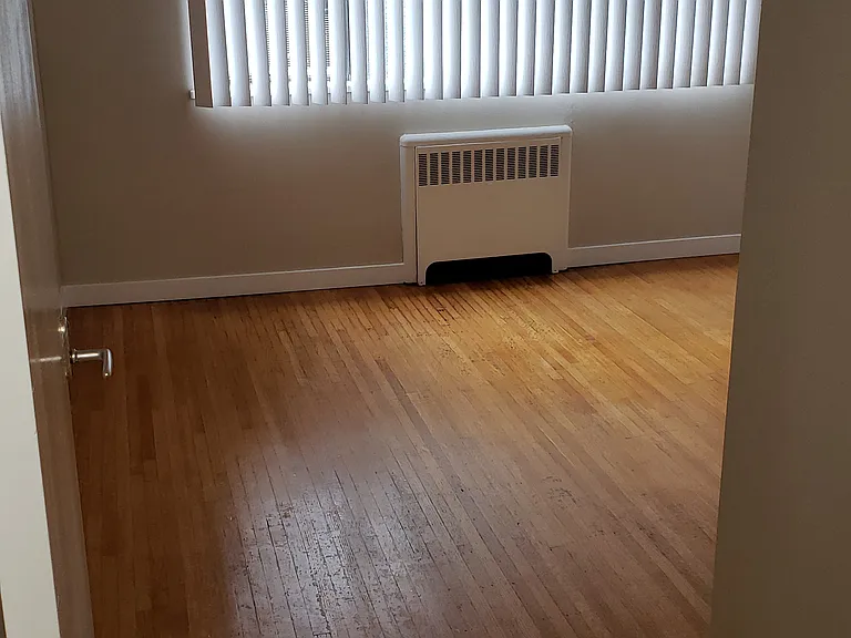 321 Agnes St — Photo 22