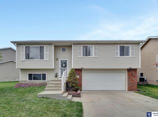 7227 N 15th St, Lincoln, NE 68521