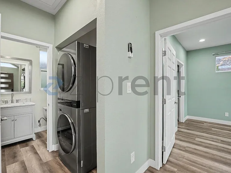 5594 Western Ave #ADU — Photo 8
