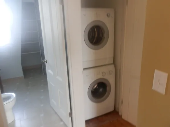 24 Messer St, Providence, RI 02907