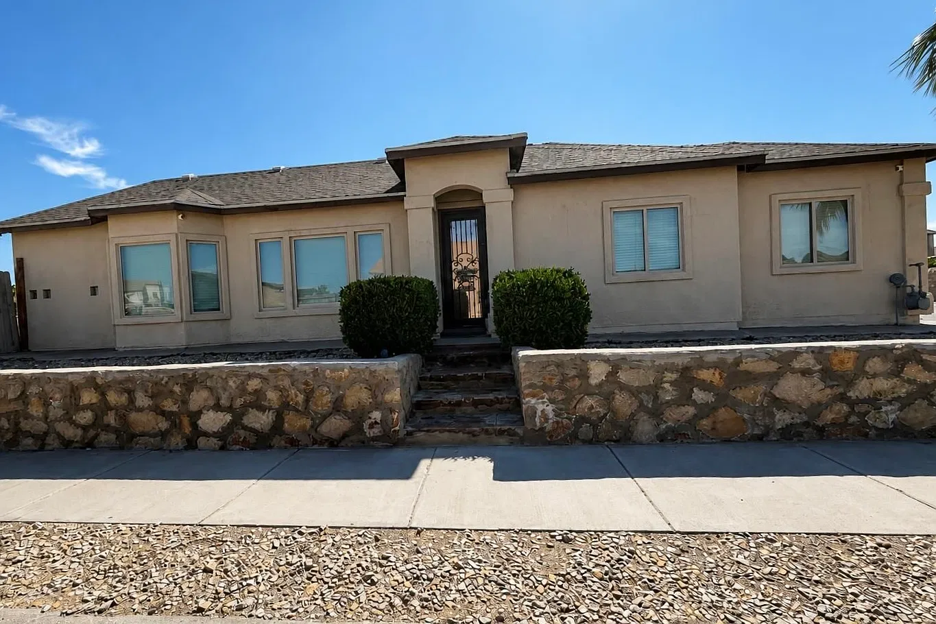 4 bed, 1484 sqft, $1,750 — Photo 2