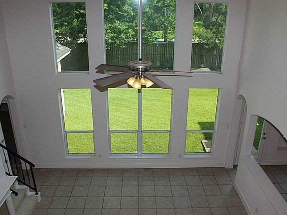 5th image of 11110 Sherwood Garden Dr
