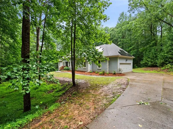 176 River Ridge Dr, Pendergrass, GA 30567