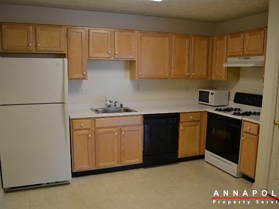 2nd image of 40 Ironstone Ct APT E