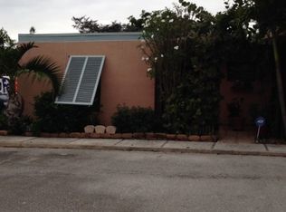 11021 S Lakeview Dr, Pembroke Pines, FL 33026