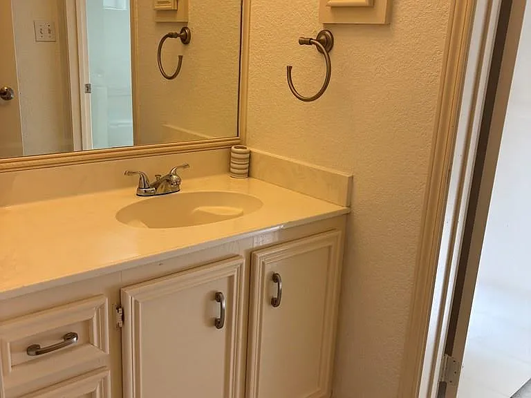 114 E Constellation Dr — Photo 9