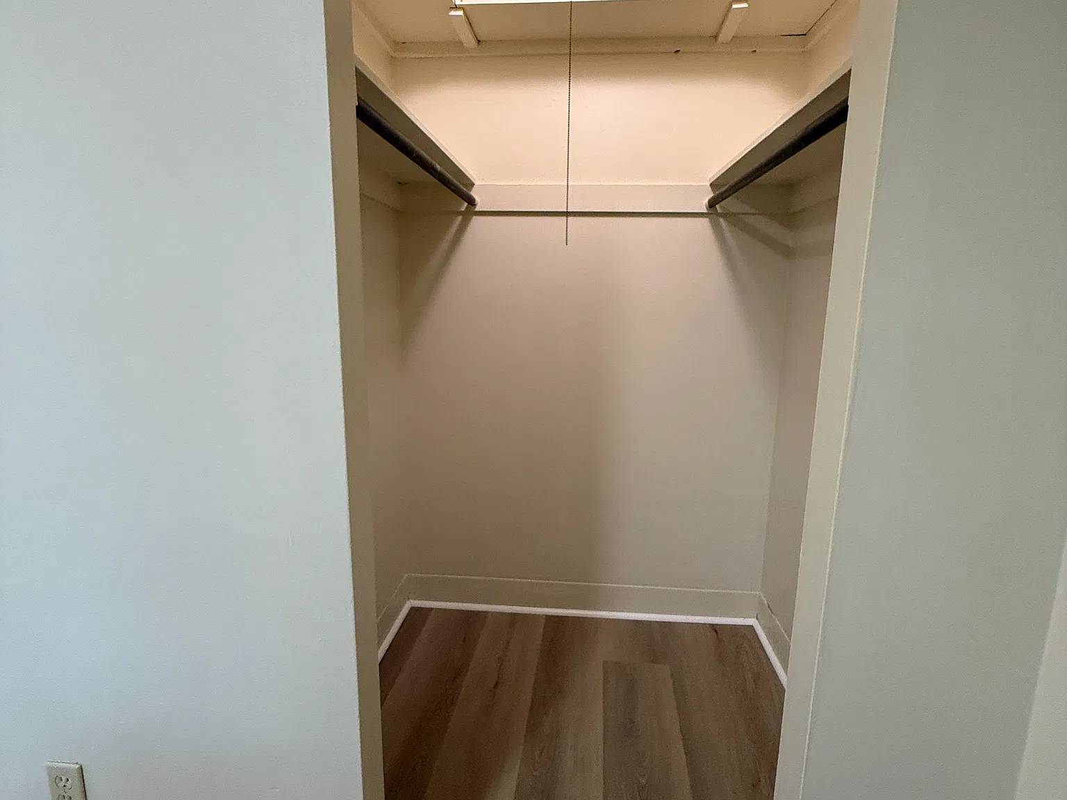 Studio, 400 sqft, $1,700 — Photo 3