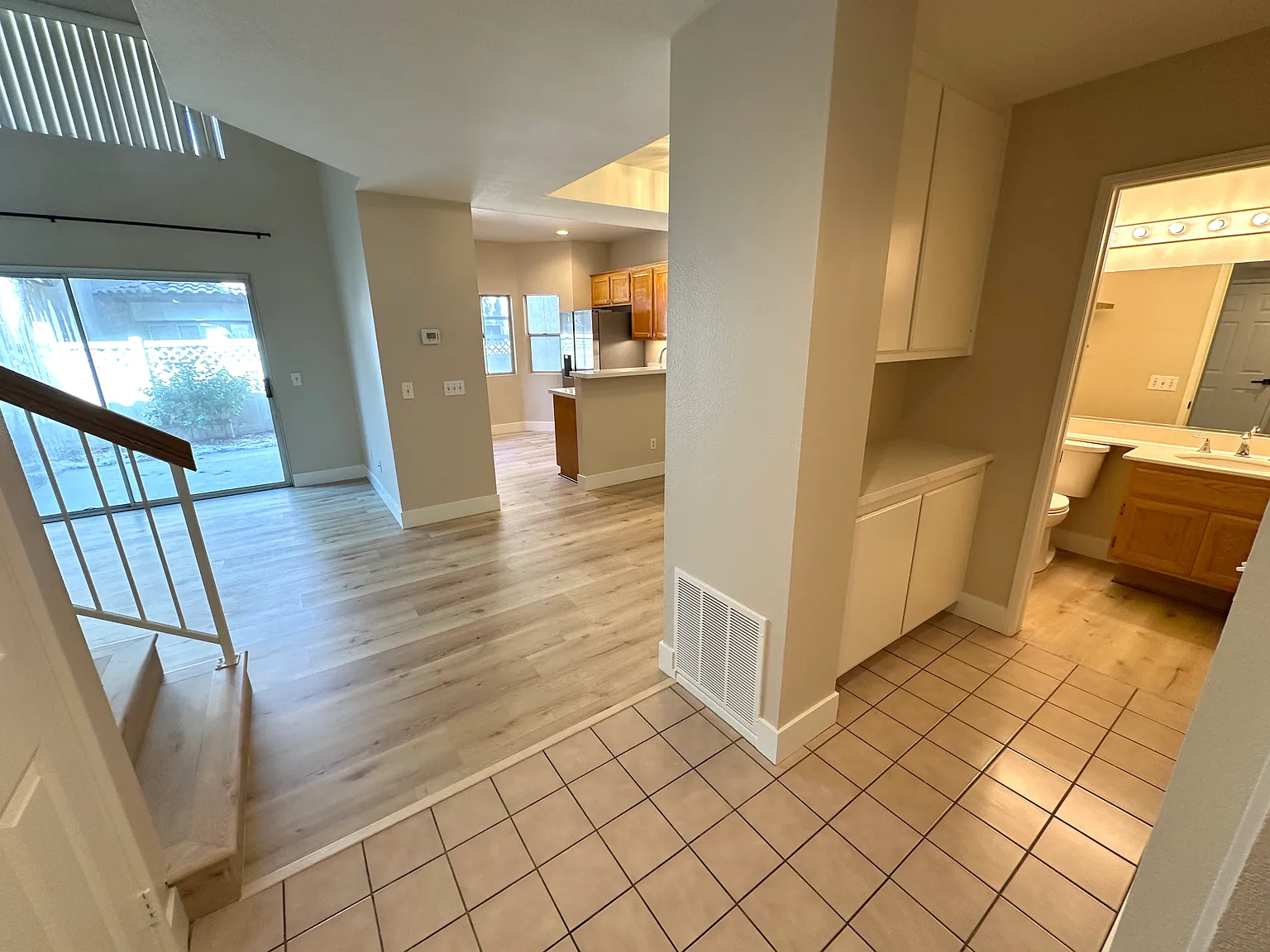 2 bed, 2.5 bath, 1200 sqft, $2,595 — Photo 2