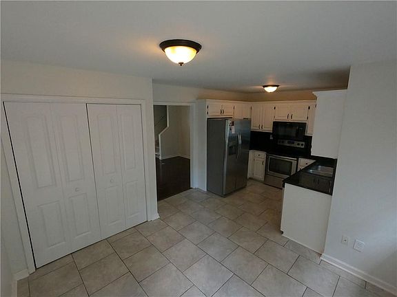 5th image of 1 Stonebridge Ct SE