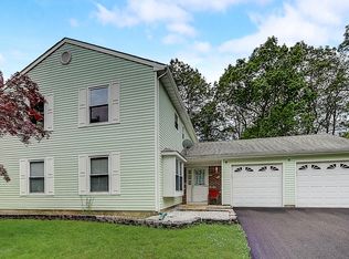 5 Hazelwood Ct, Howell, NJ